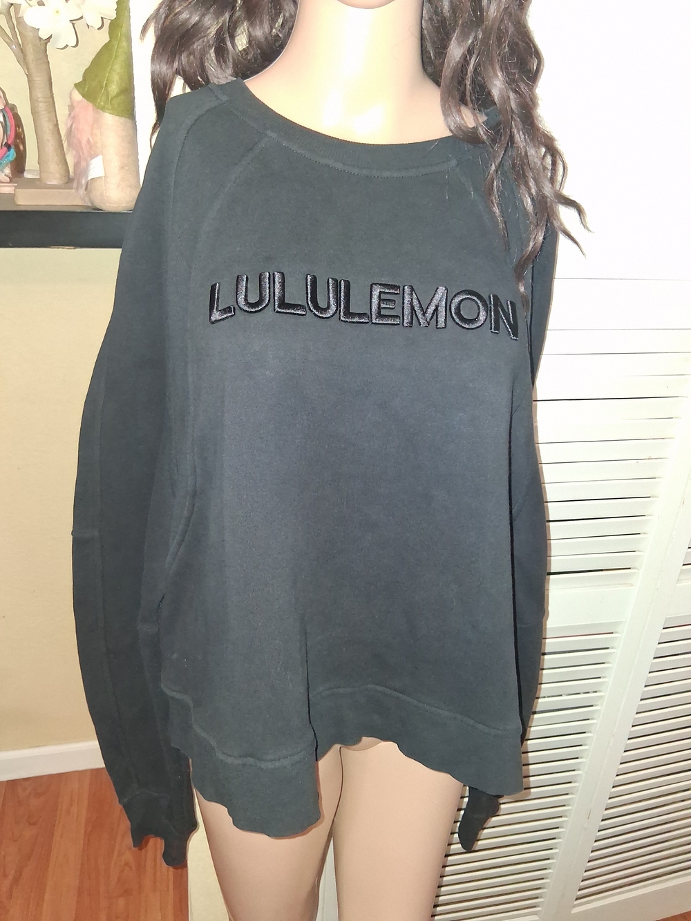 Lululemon Scuba Oversized Pullover *Wordmark* in Black
